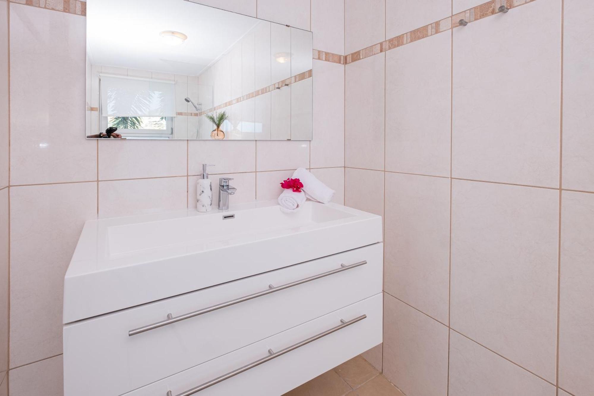 Droom Appartement Met Uitzicht Op De Jachthaven Jan Thiel Luaran gambar